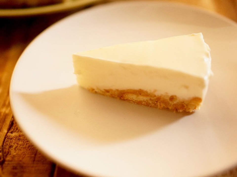 ヨーグルトでレアチーズケーキ