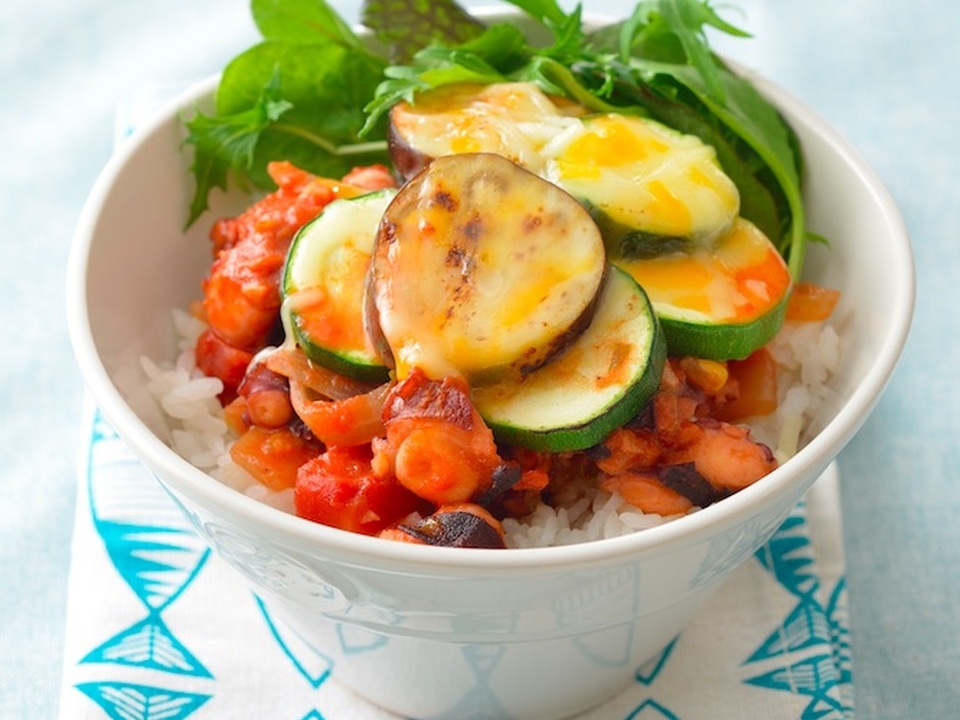 たこのトマト煮 チーズどんぶり