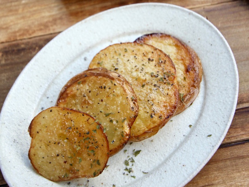 じゃがいもの塩バター焼き