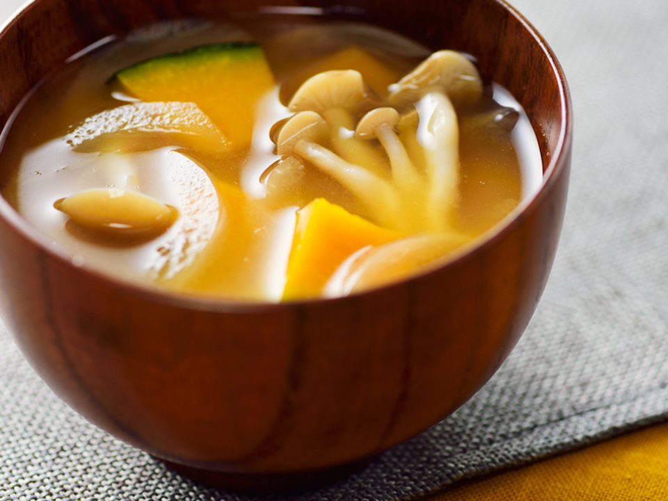かぼちゃと玉ねぎの味噌汁
