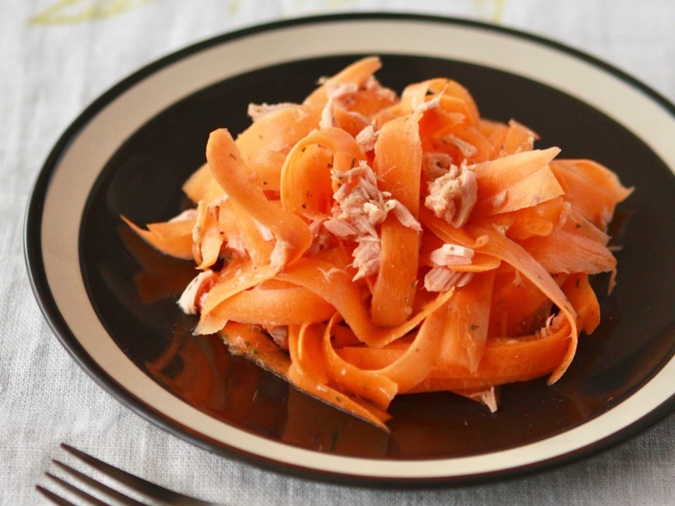 ひらひら人参のツナサラダ