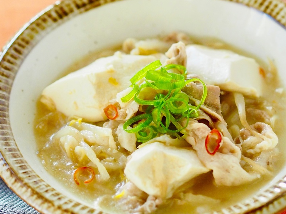 豚肉と豆腐のピリ辛おかずスープ