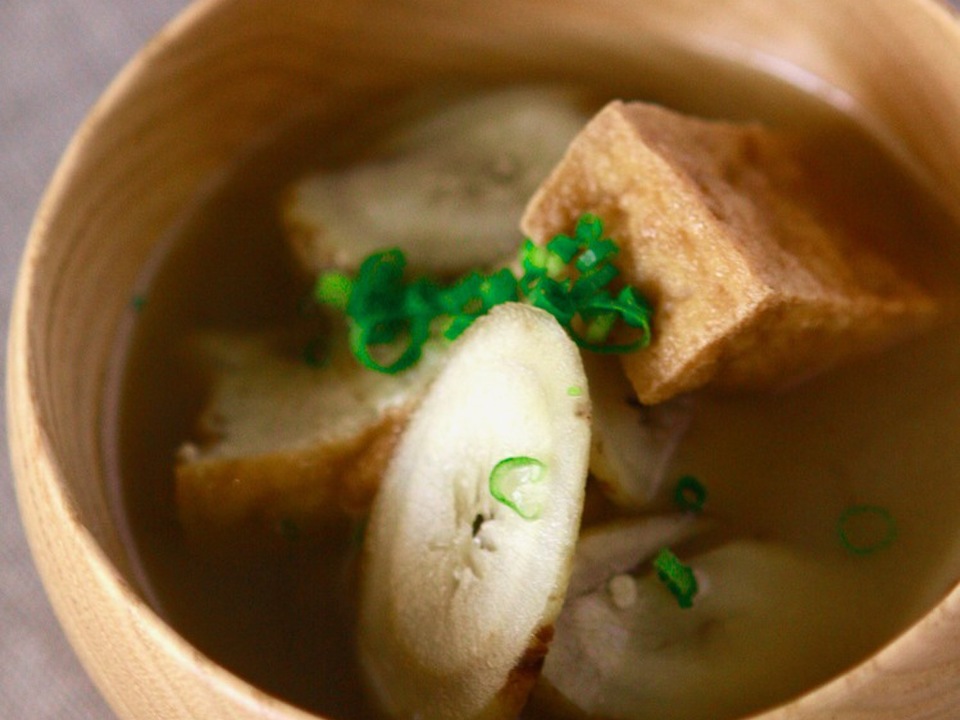 厚揚げとごぼうのみそ汁