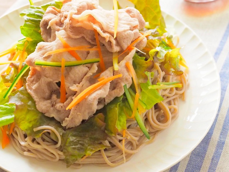 さっぱりピリ辛サラダそば