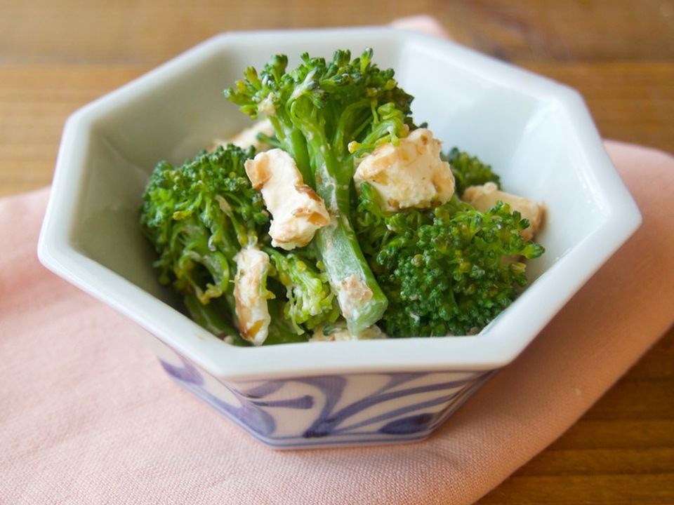 ブロッコリーとおかかのクリームチーズ和え