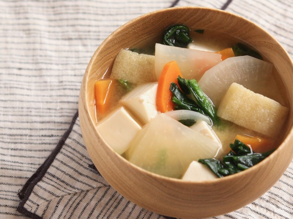 野菜たっぷりみそ汁