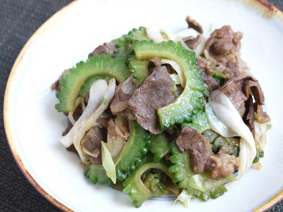 ゴーヤーと長ねぎと牛肉のオイスターソース炒め