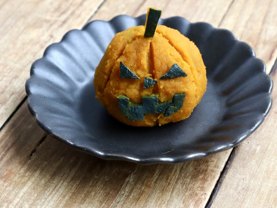 ハロウィン かぼちゃのクリチ茶巾