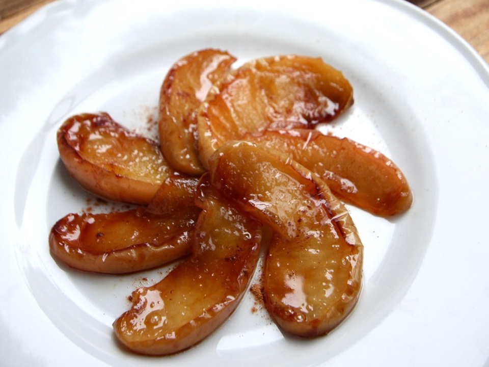 フライパンで焼きりんご