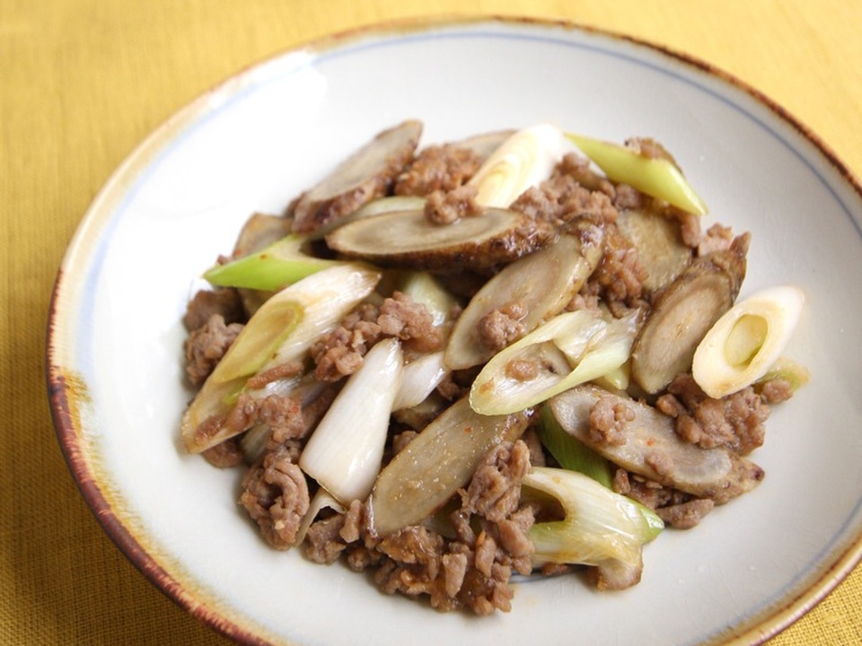 豚ひき肉とごぼうの辛みそ炒め