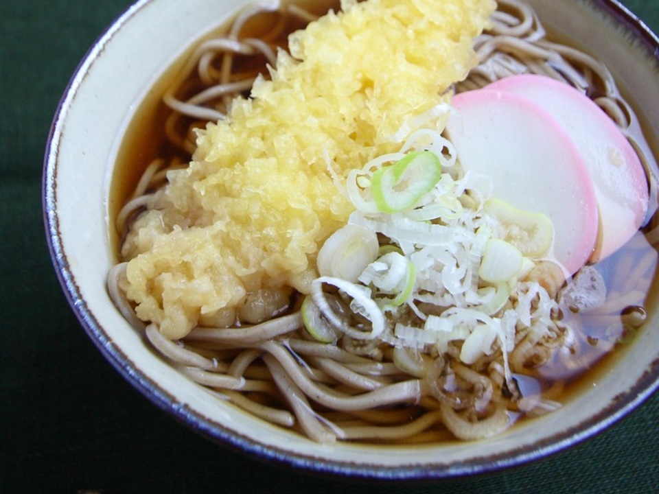 天ぷらのせかけそば