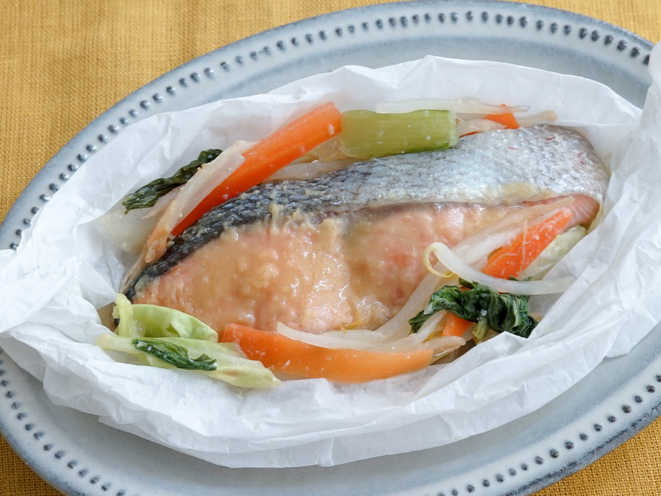 鮭と野菜の包み焼き