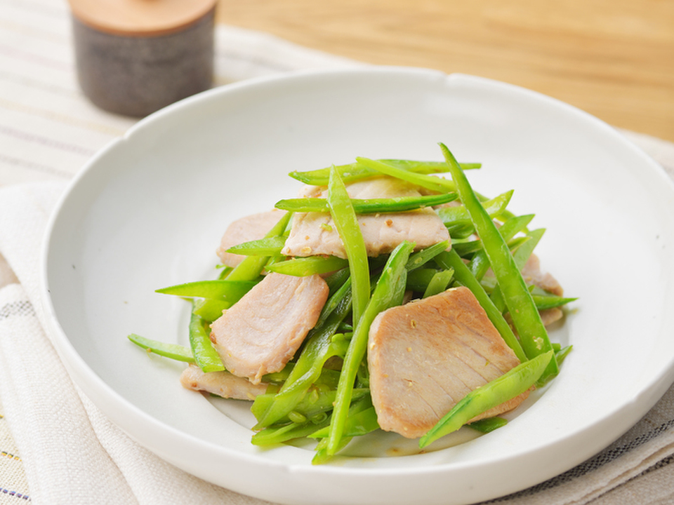 絹さやとまぐろのさんしょう炒め