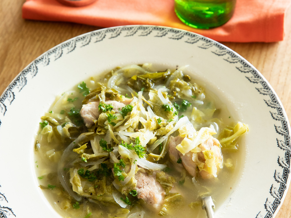 鶏もも肉とキャベツのサワースープ