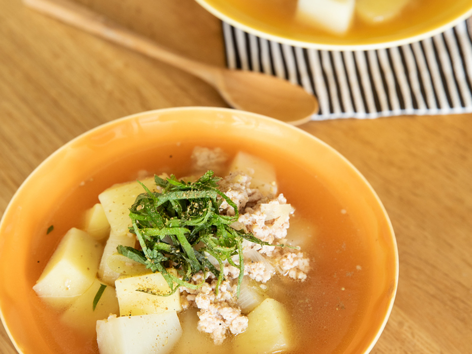 鶏ひき肉とじゃがいもの山椒スープ