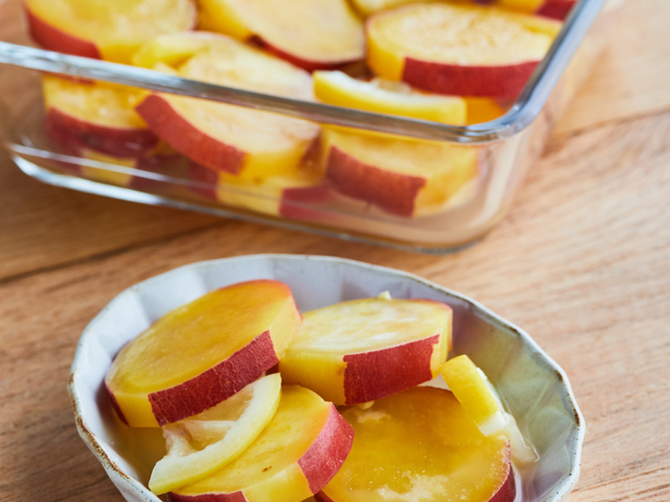 電子レンジで  さつまいものレモン煮