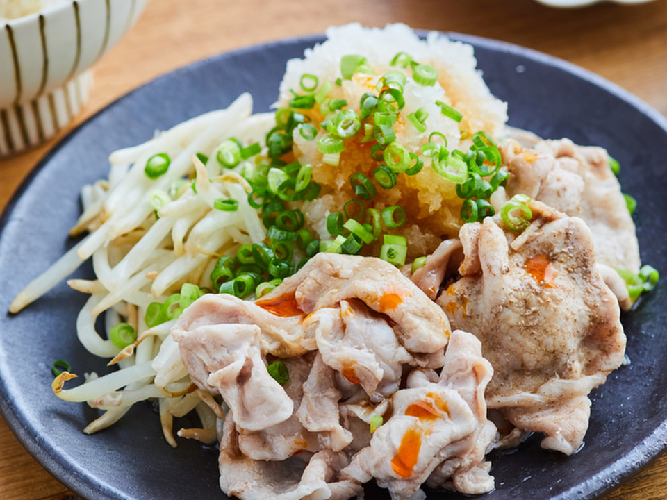 電子レンジで 豚肉ともやしの蒸ししゃぶ