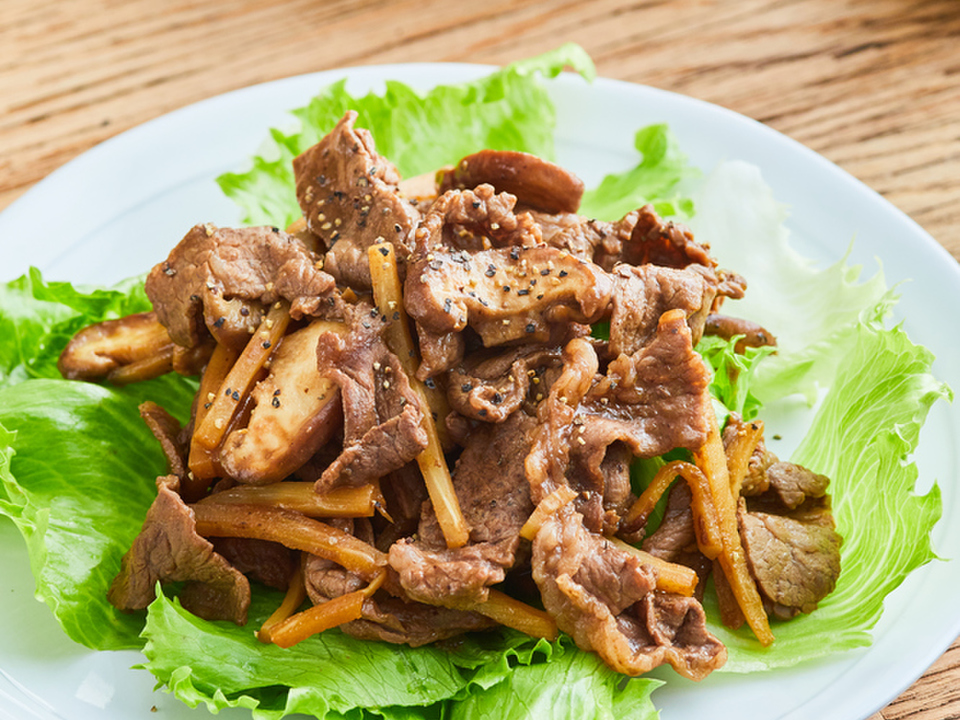牛肉のみそ炒め レタス包み