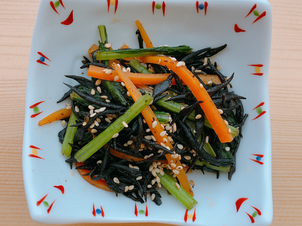 ひじきと小松菜とにんじんの炒め物