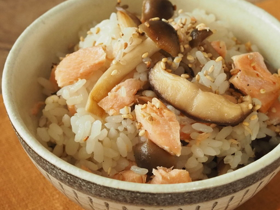 鮭ときのこの混ぜご飯