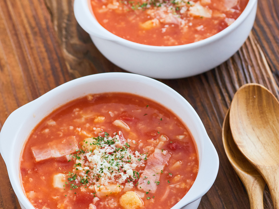 カリフラワーとオートミールのトマトスープ