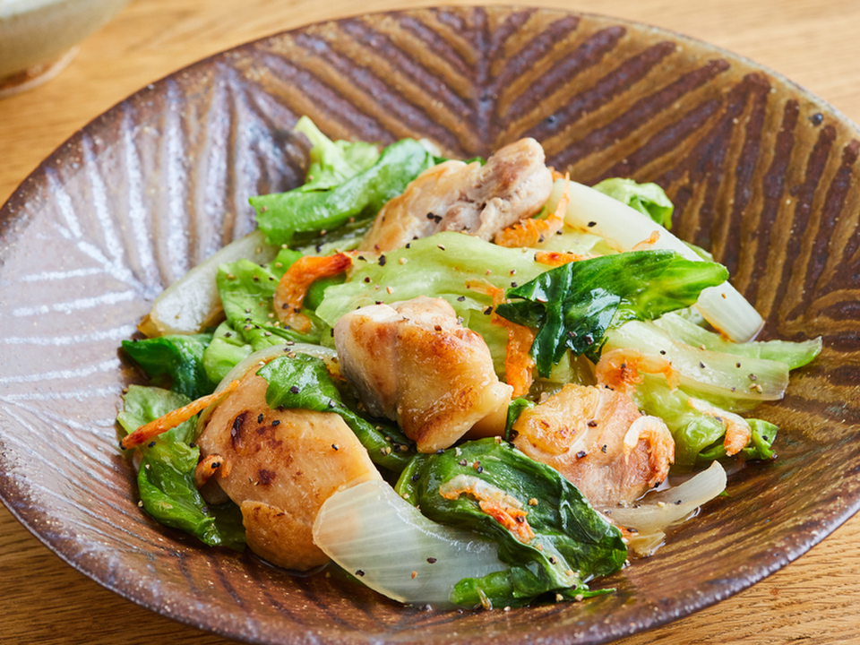鶏肉とレタスの酢こしょう炒め