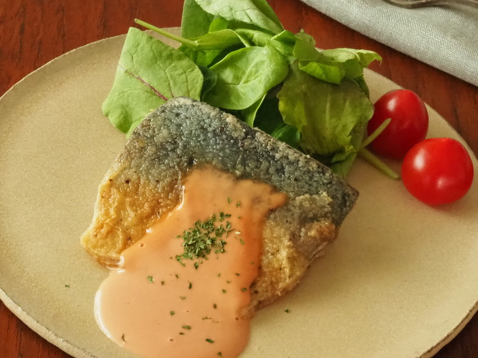 さばのムニエル　オーロラソース