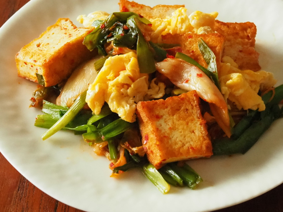 厚揚げと卵のキムチ炒め