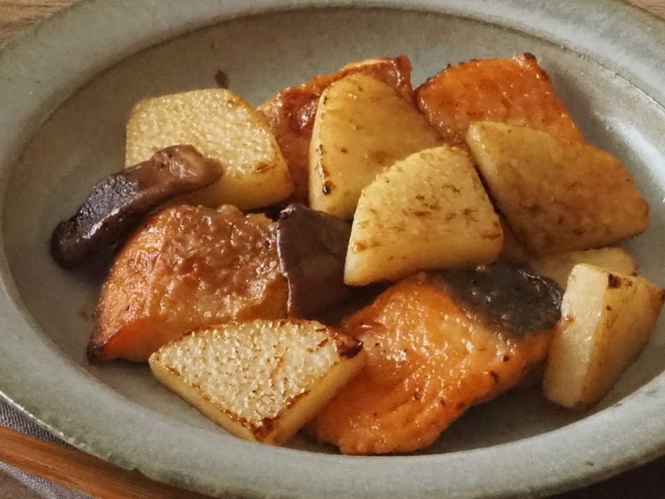 鮭と長いもの柚子こしょう炒め