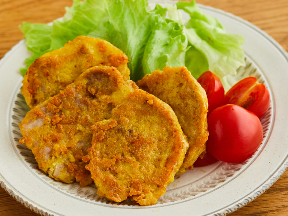 卵でしっとり　豚ヒレ肉のカレーピカタ