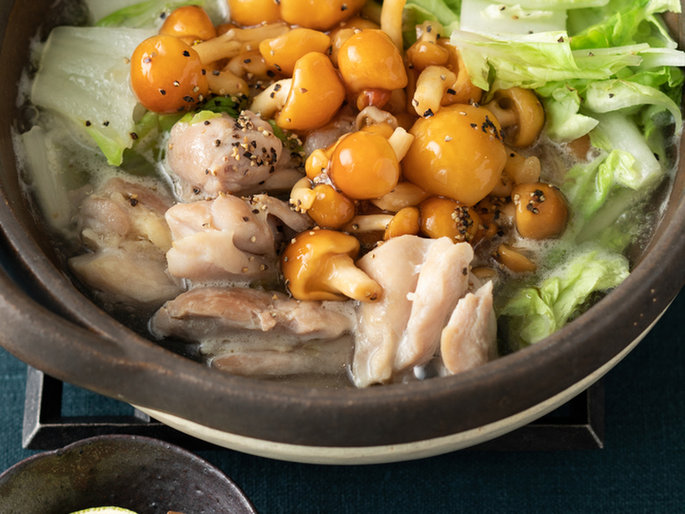 鶏肉と白菜の塩なめこ鍋