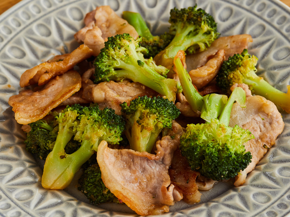 材料２つで手軽に 豚肉とブロッコリーのみそ炒め