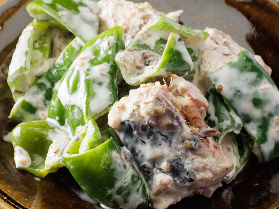 さば缶とピーマンのごまマヨあえ