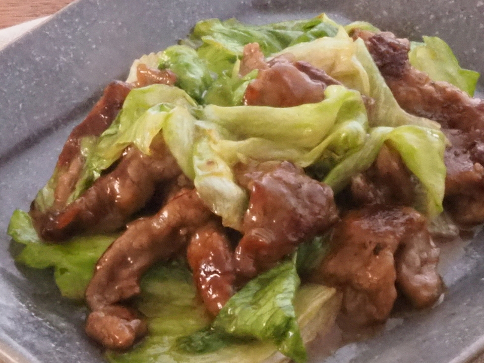 牛肉とレタスのオイスターソース炒め