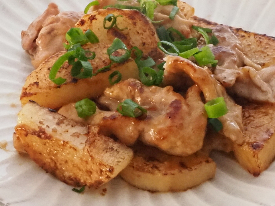 豚肉と長いものオイマヨ炒め