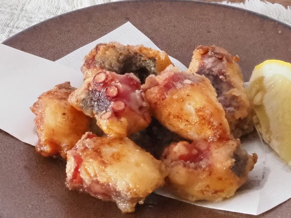 からっと揚がった たこの唐揚げ
