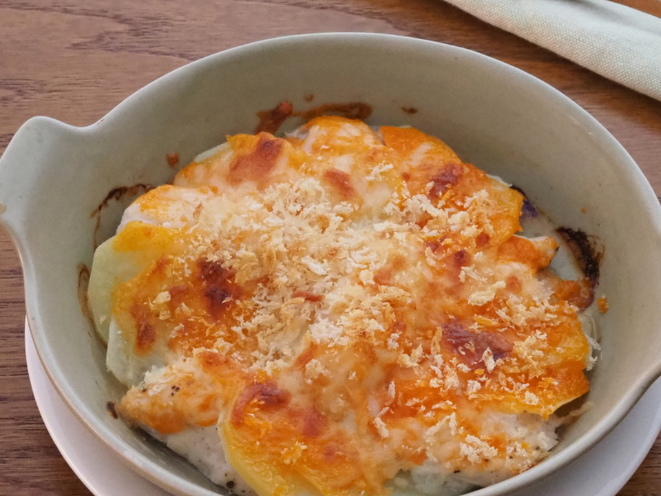 鶏むね肉とじゃがいものマヨチーズ焼き