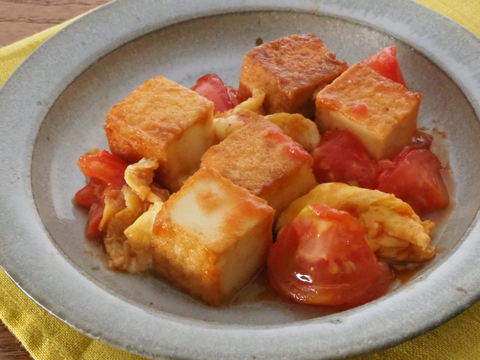 厚揚げとトマトのオイスター卵炒め