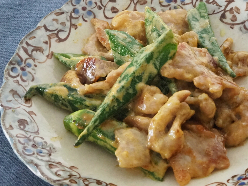 豚肉とオクラのカレーマヨ炒め