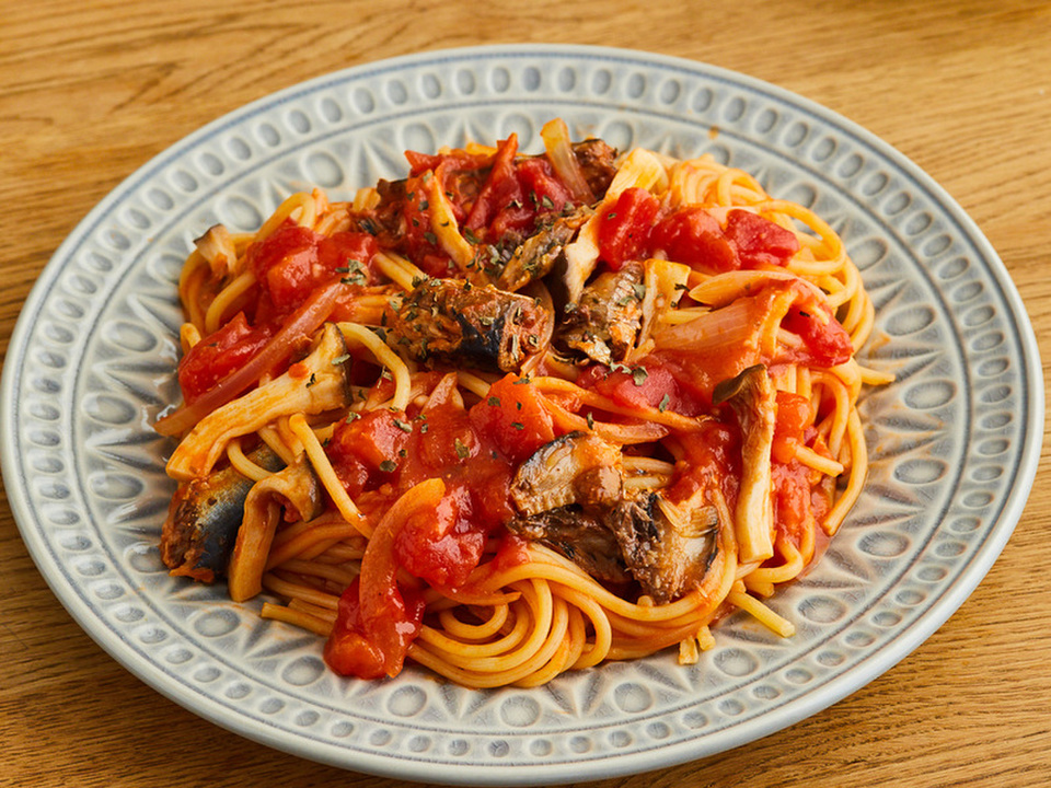 フライパン一つで いわし缶のトマトパスタ