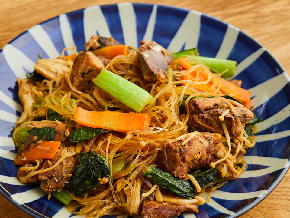 しょうが香る さばみそチャプチェ風