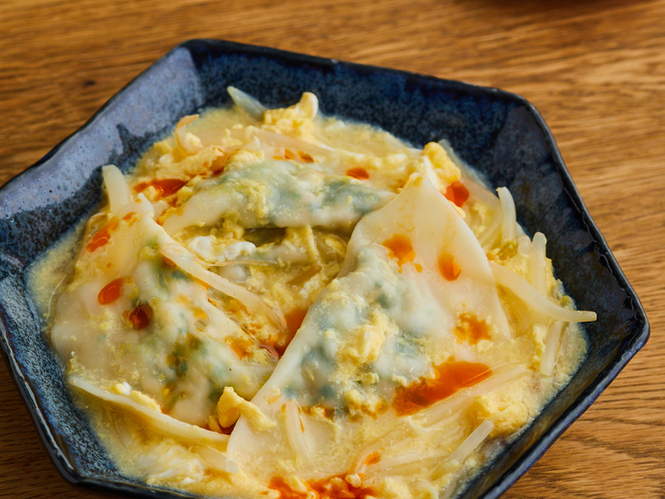 大豆水餃子の酸辣湯風スープ