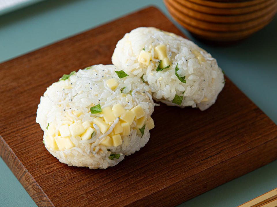 しらすチーズおにぎり