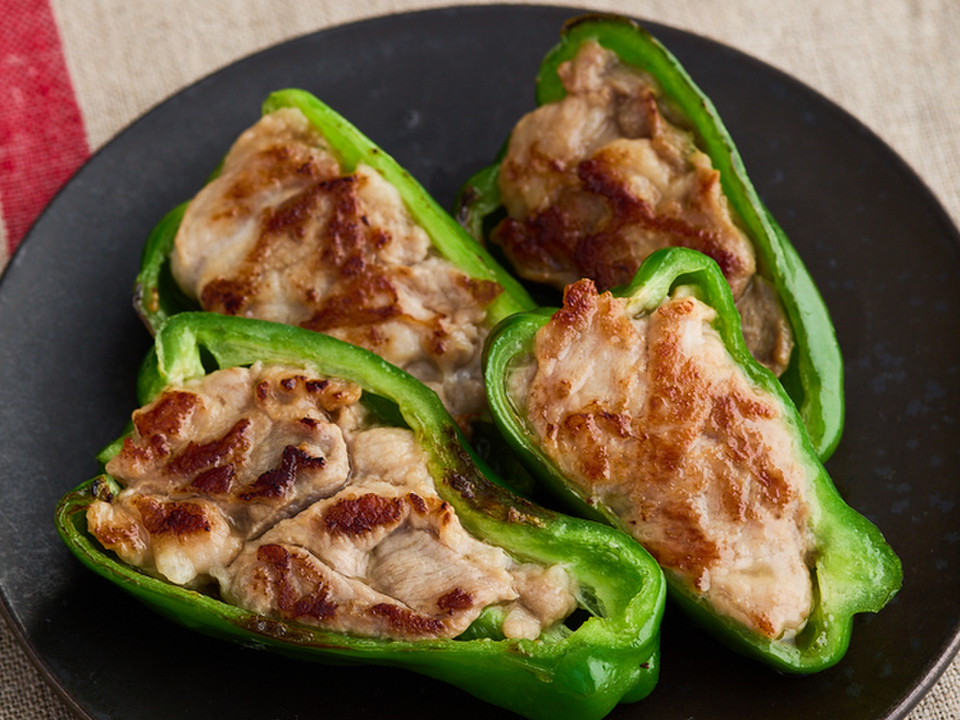 豚こまでピーマンの肉詰め