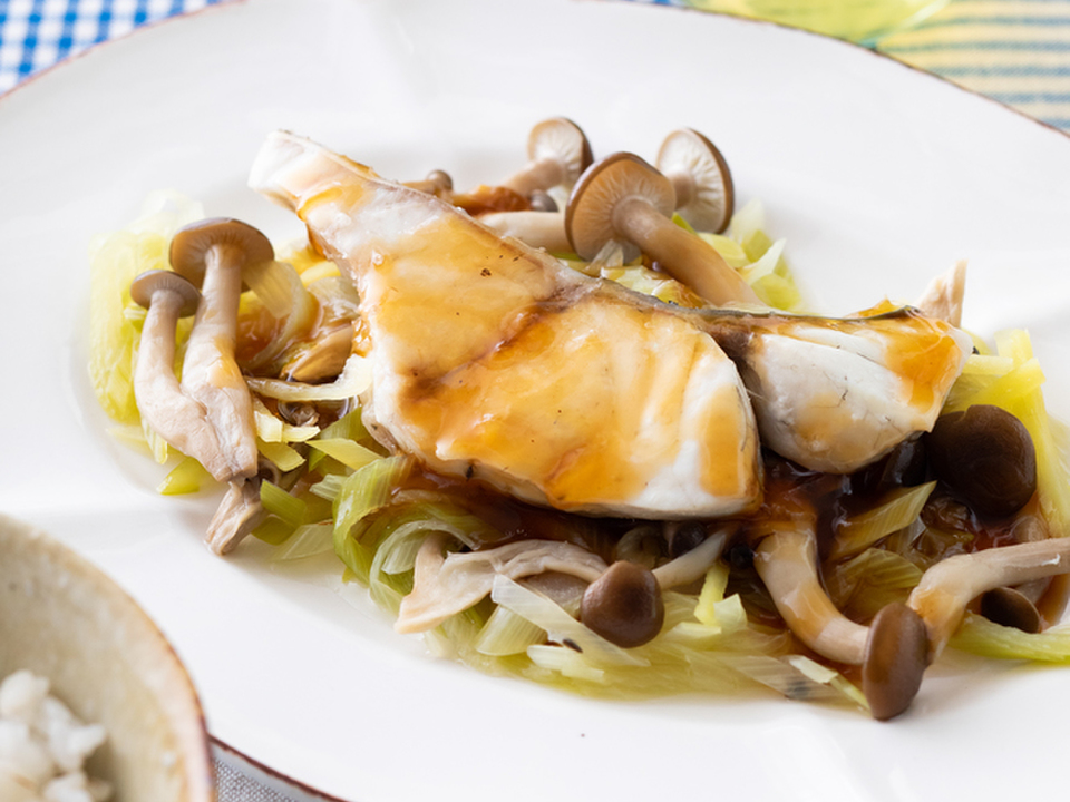 魚のフライパン蒸し オイスターあんかけ