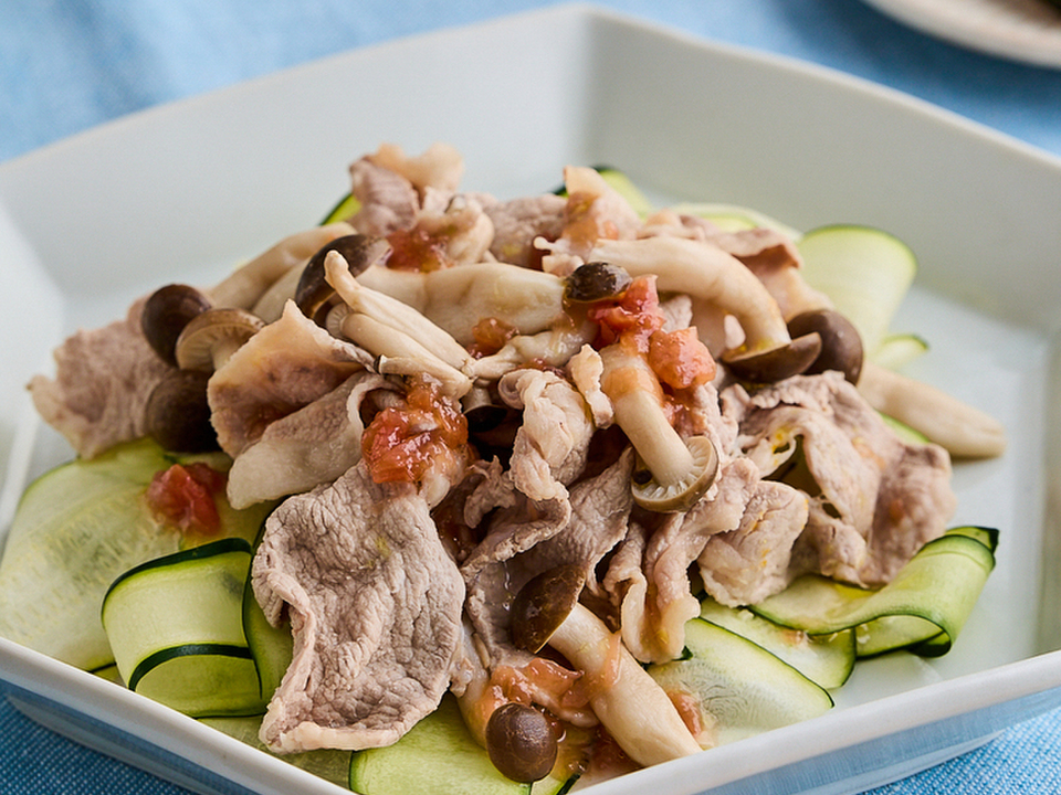 ズッキーニと豚肉の梅だれ冷しゃぶ