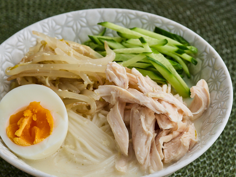 鶏だしの豆乳にゅうめん