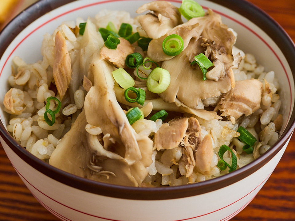 ツナとまいたけの炊き込みご飯