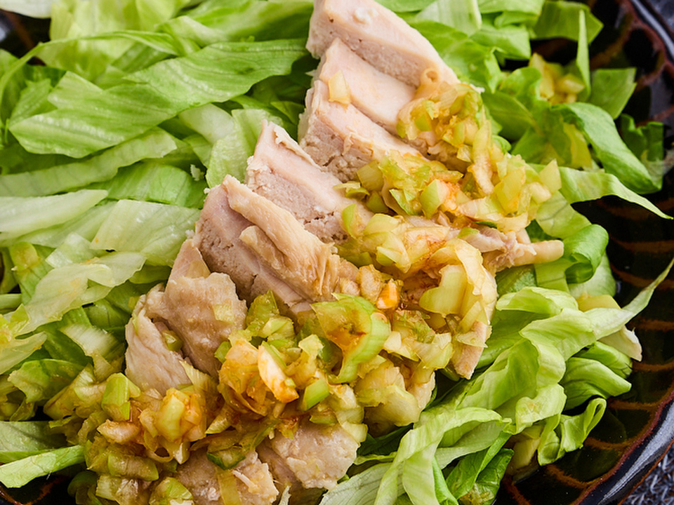 たっぷりレタスとよだれ鶏