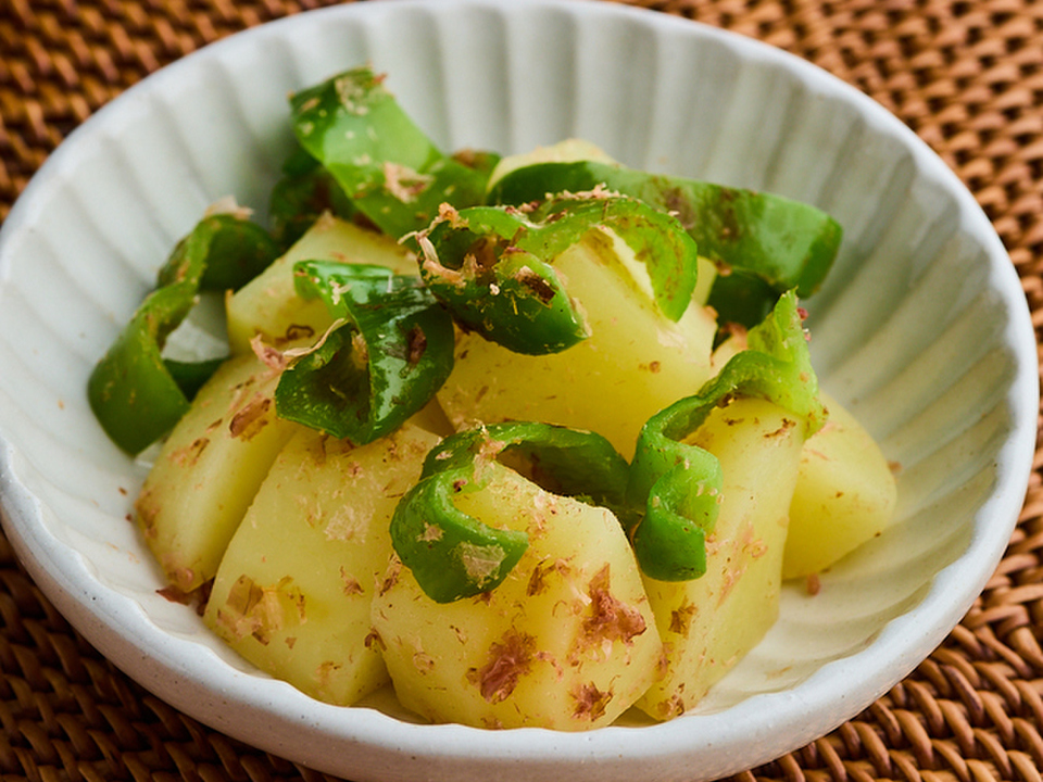 ほぼ塩０ピーマンとじゃがいものかつお節あえ